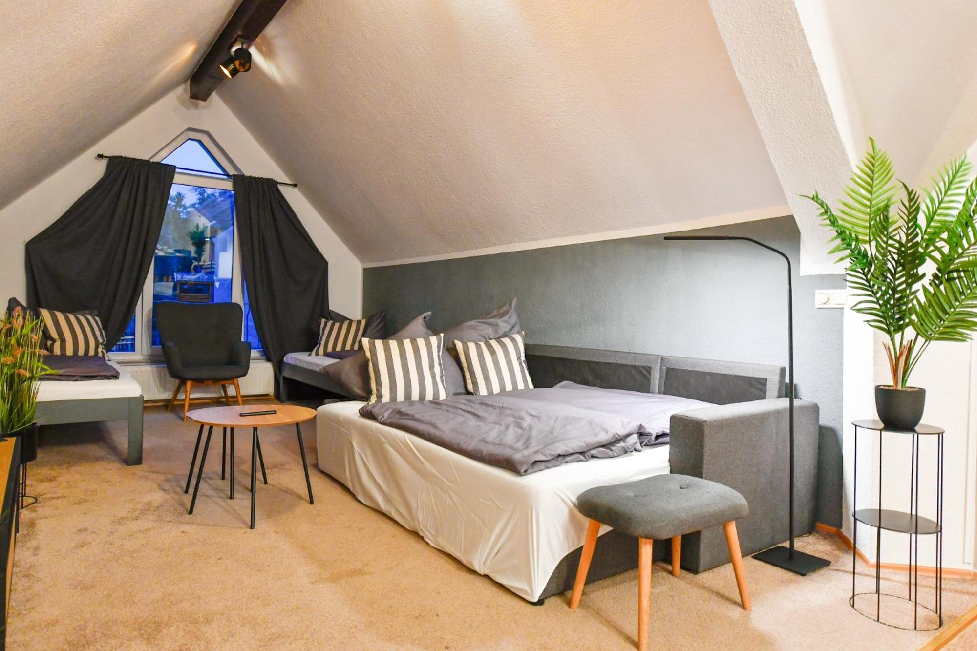 Grosses Spree Apartment, 3 Schlafzimmer Bis 10 Personen, 4X Kfz Parkplatz, Terrasse, Waschtrockner, Wlan, Netflix Котбус Экстерьер фото