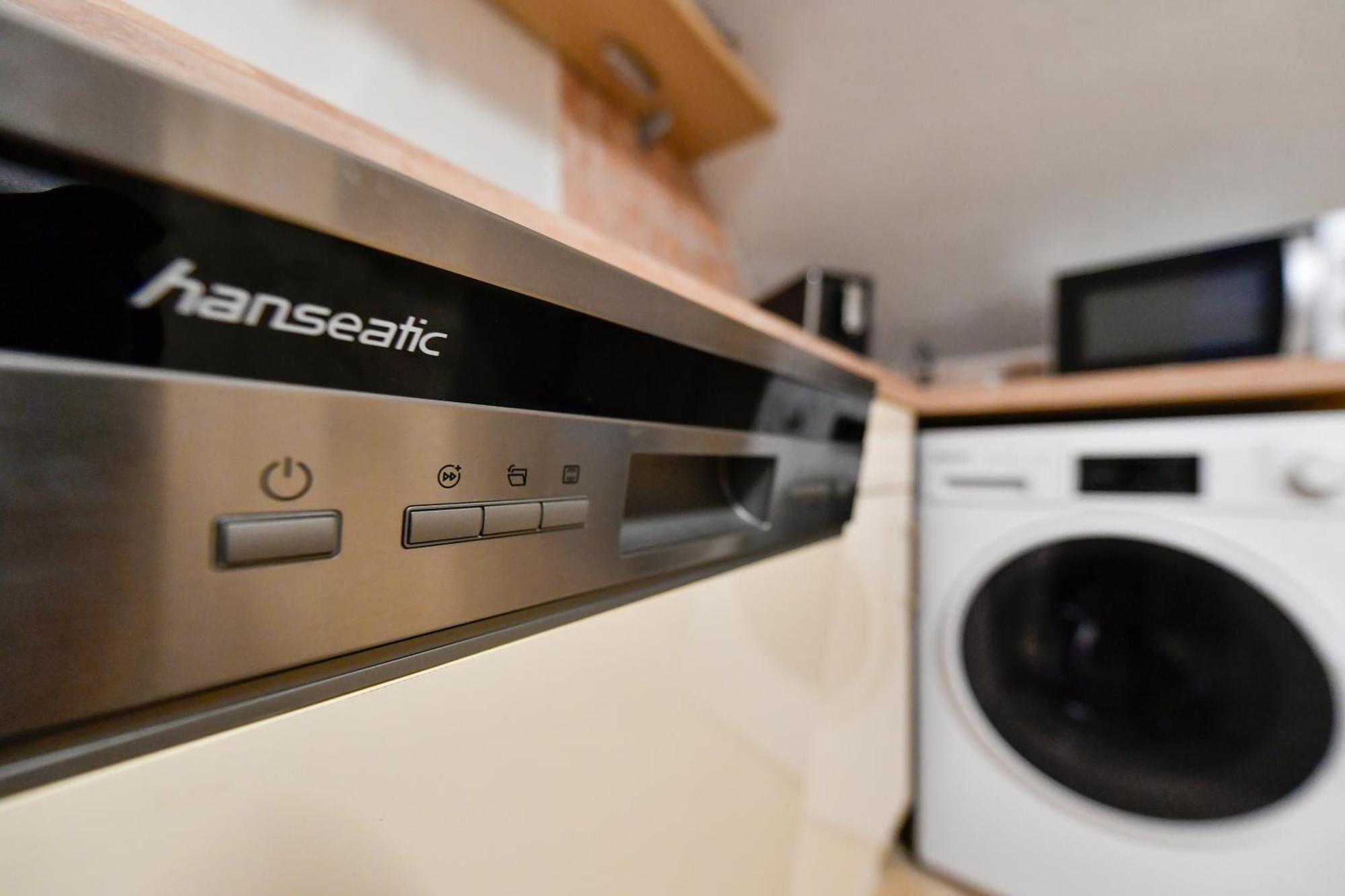 Grosses Spree Apartment, 3 Schlafzimmer Bis 10 Personen, 4X Kfz Parkplatz, Terrasse, Waschtrockner, Wlan, Netflix Котбус Экстерьер фото