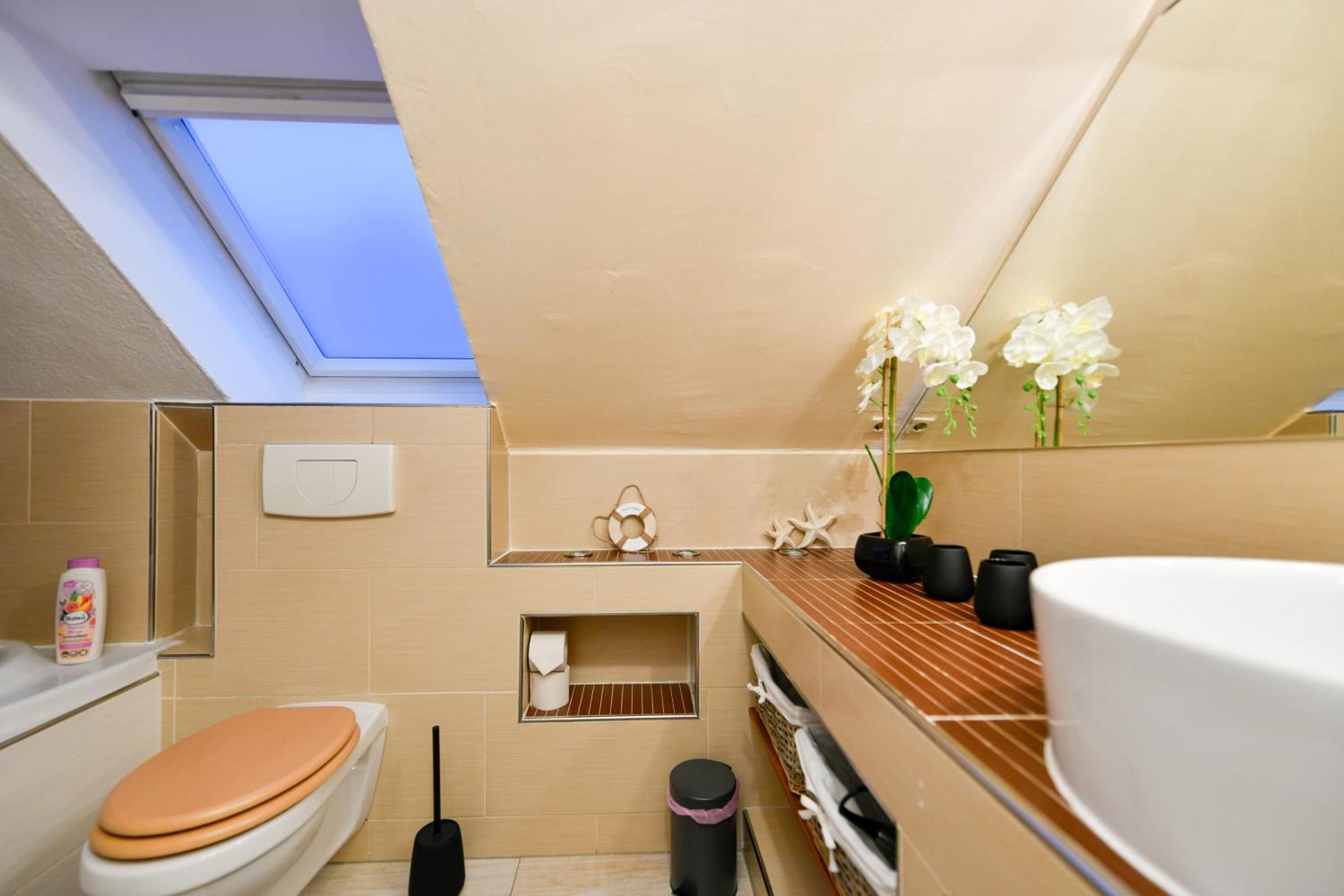 Grosses Spree Apartment, 3 Schlafzimmer Bis 10 Personen, 4X Kfz Parkplatz, Terrasse, Waschtrockner, Wlan, Netflix Котбус Экстерьер фото
