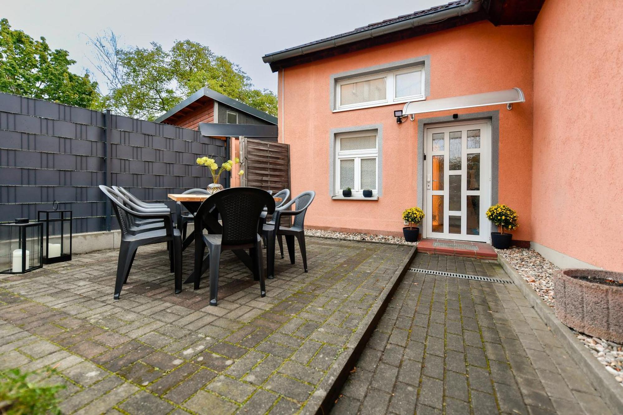 Grosses Spree Apartment, 3 Schlafzimmer Bis 10 Personen, 4X Kfz Parkplatz, Terrasse, Waschtrockner, Wlan, Netflix Котбус Экстерьер фото