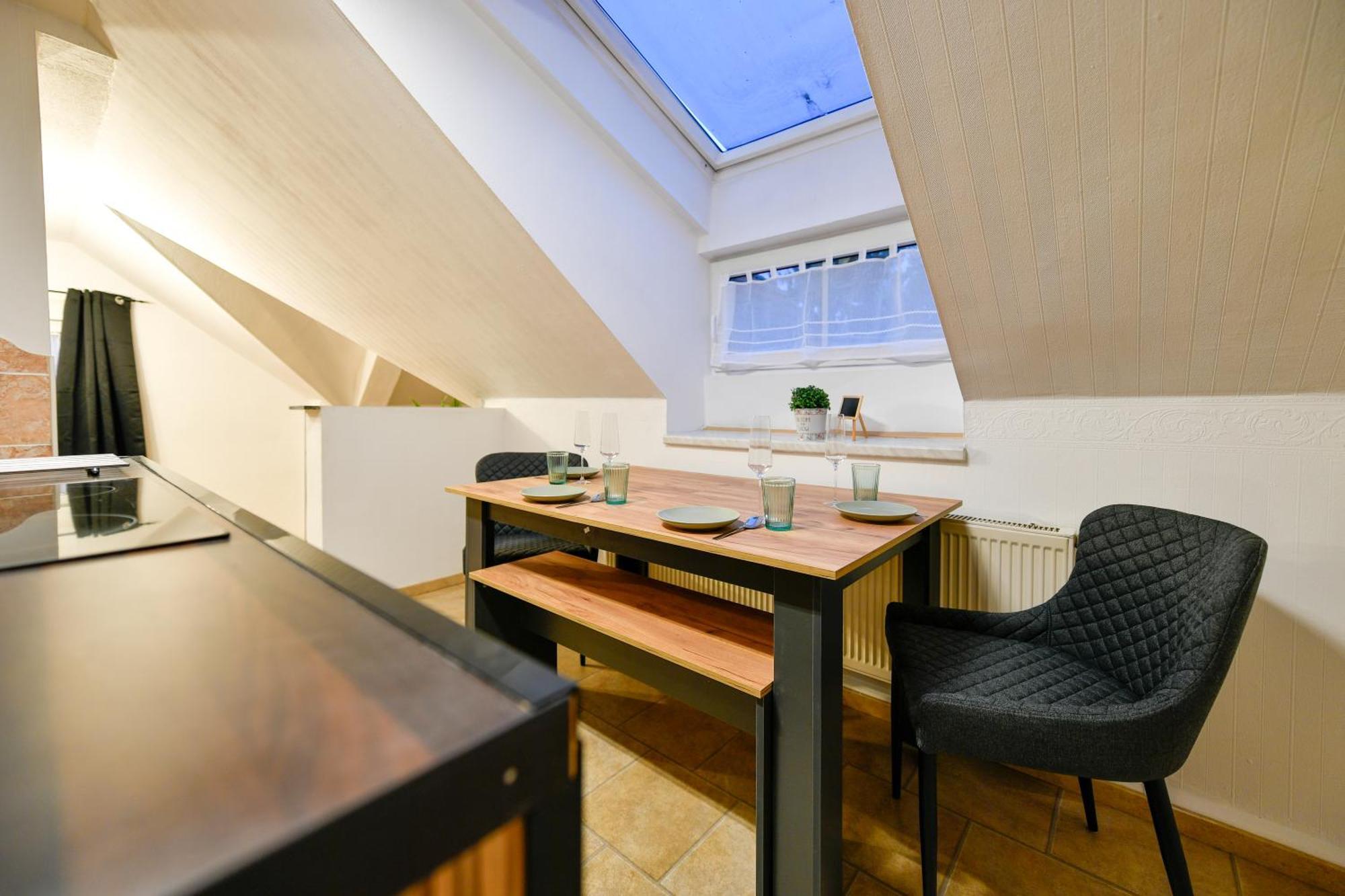 Grosses Spree Apartment, 3 Schlafzimmer Bis 10 Personen, 4X Kfz Parkplatz, Terrasse, Waschtrockner, Wlan, Netflix Котбус Экстерьер фото