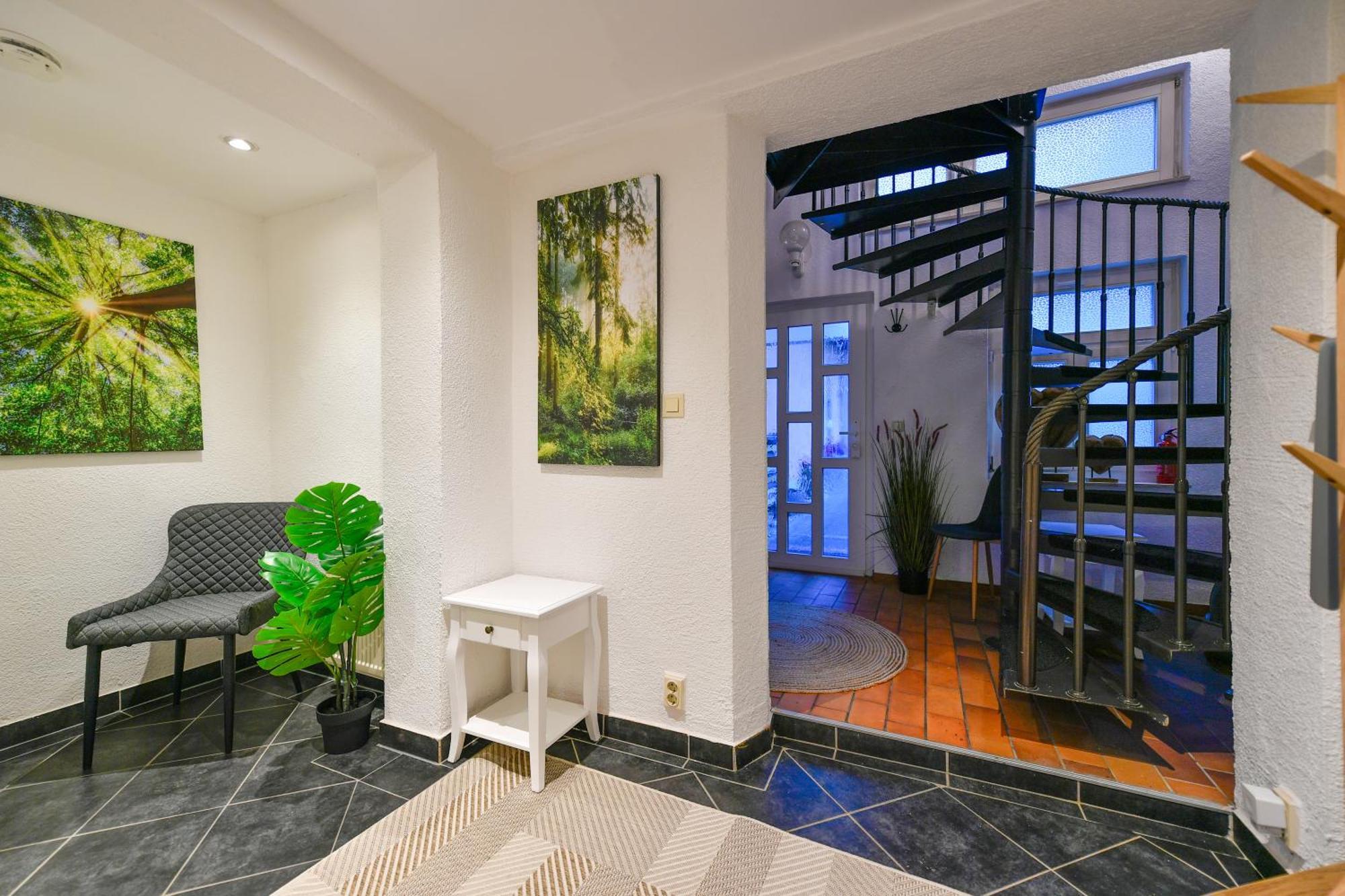 Grosses Spree Apartment, 3 Schlafzimmer Bis 10 Personen, 4X Kfz Parkplatz, Terrasse, Waschtrockner, Wlan, Netflix Котбус Экстерьер фото